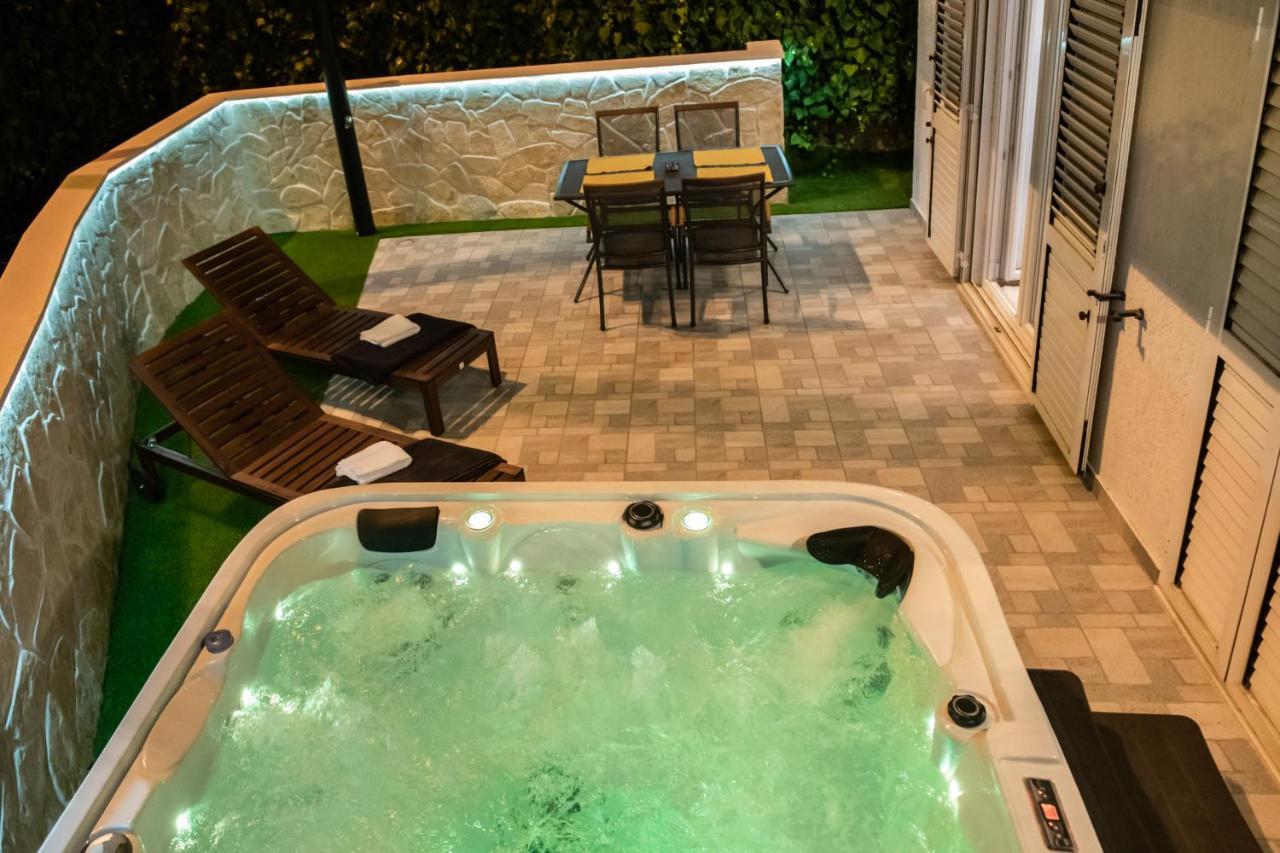 Pebbles - With Jacuzzi Lägenhet